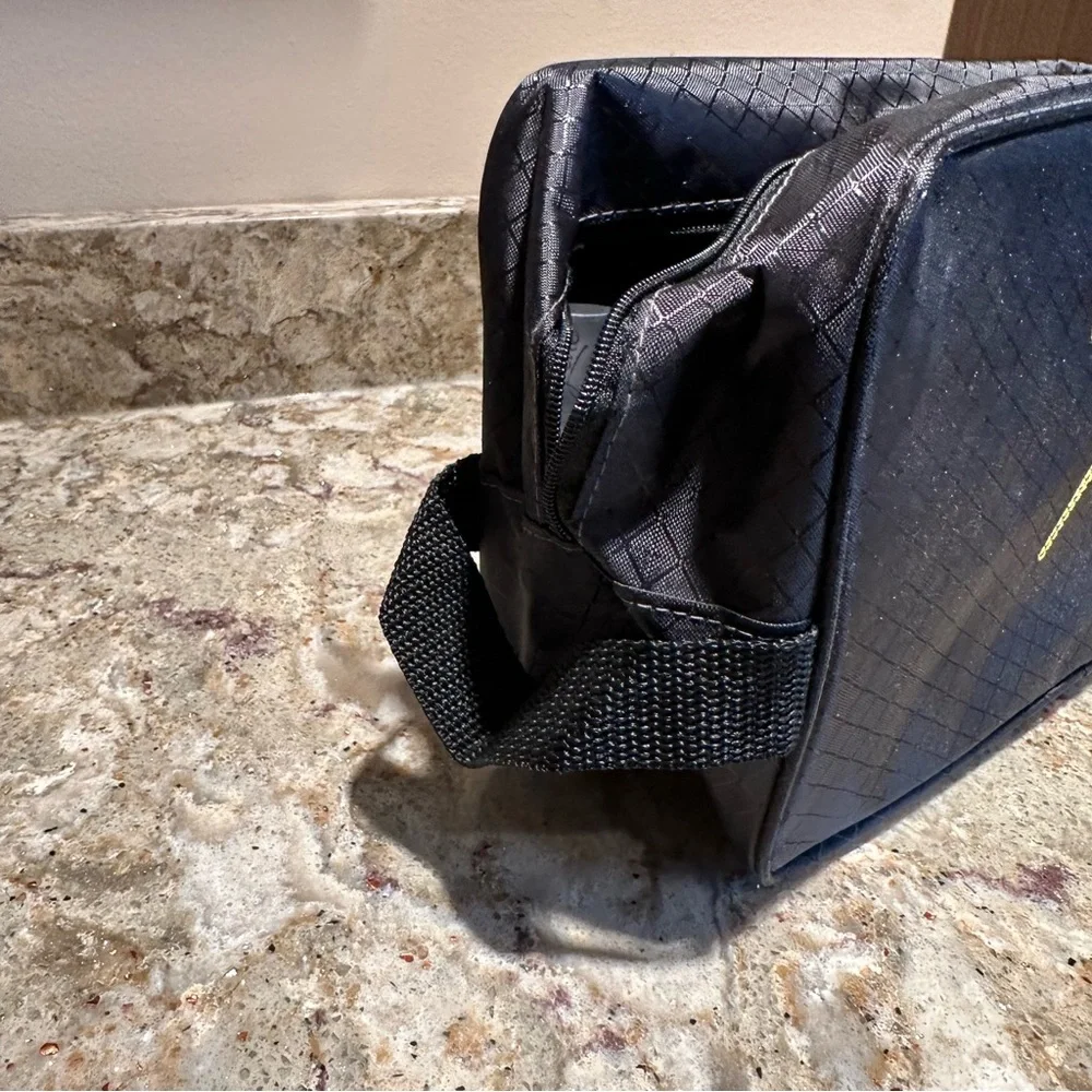 🎉 HP 🎊 Thirty-One Black Small Travel Bag - Picture 6 of 8